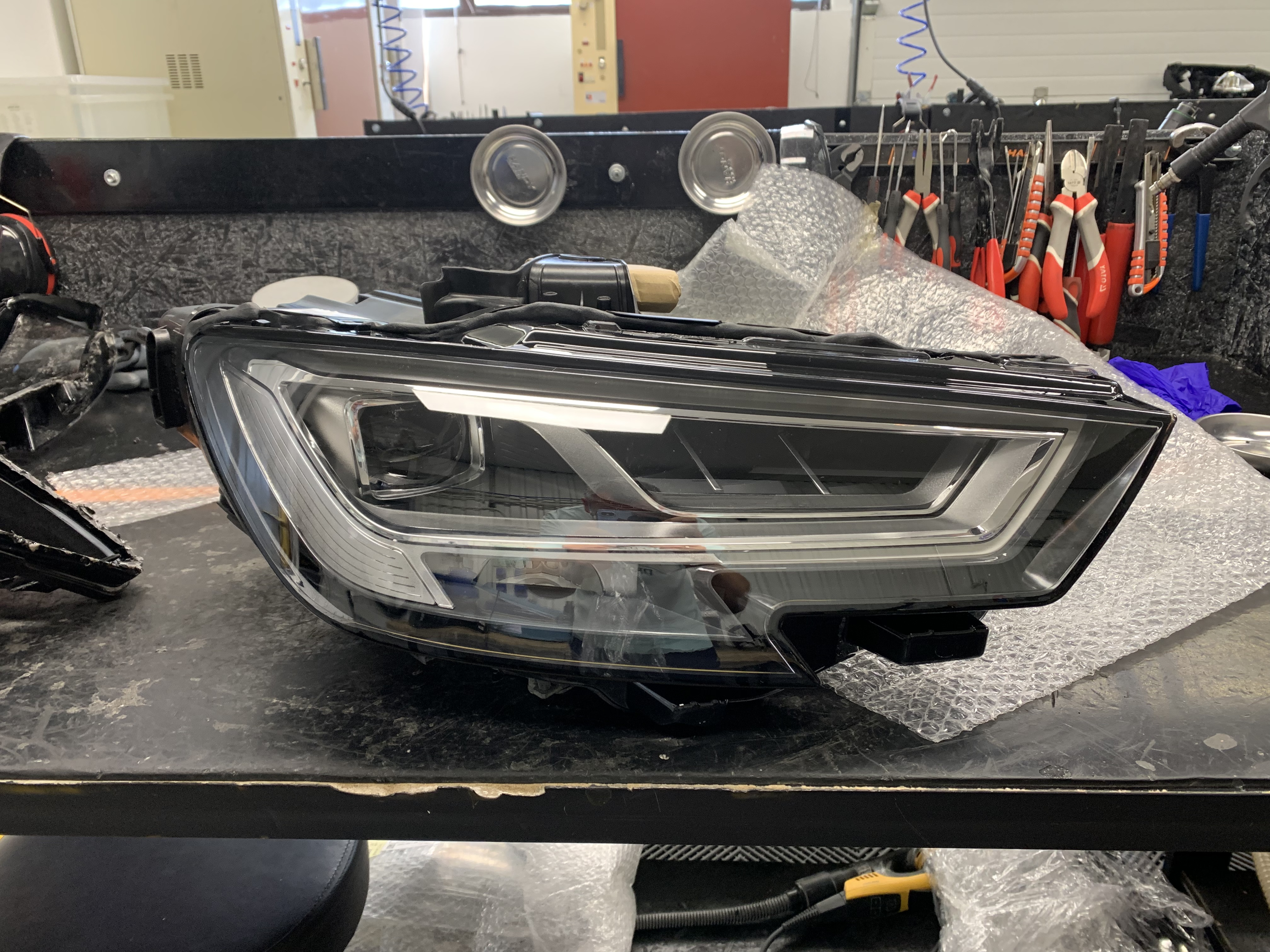 Audi A3 8V - LED fényszóró javítás — utána